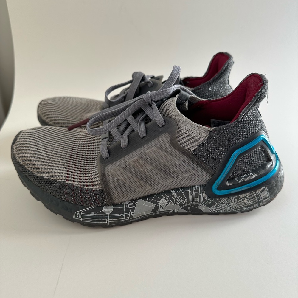adidas Ultra Boost 19
Star Wars Millennium Falcon youth 4